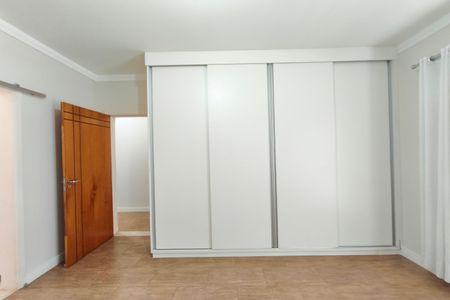Casa para alugar com 268m², 3 quartos e 4 vagas Casa para alugar com 268m², 3 quartos e 4 vagasQuarto Suíte 3