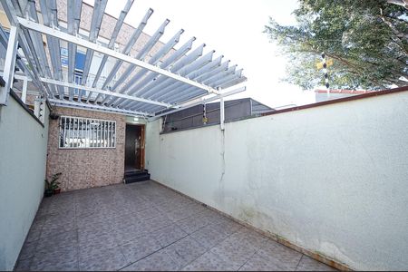 Garagem de casa à venda com 2 quartos, 105m² em Vila Lucia, São Paulo