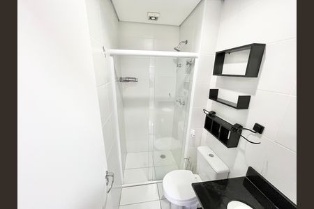 Banheiro social de apartamento para alugar com 2 quartos, 56m² em Vila Santa Maria, São Paulo