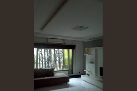 Casa à venda com 245m², 3 quartos e 3 vagas