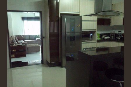 Casa à venda com 245m², 3 quartos e 3 vagas
