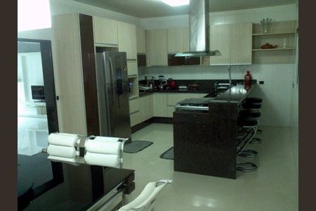 Casa à venda com 245m², 3 quartos e 3 vagas