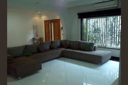 Casa à venda com 245m², 3 quartos e 3 vagas