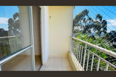 Apartamento para alugar com 3 quartos, 65m² em Caiapia, Cotia