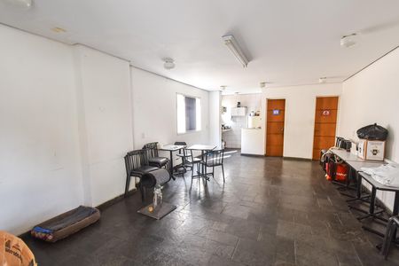 Apartamento para alugar com 60m², 2 quartos e 1 vaga Apartamento para alugar com 60m², 2 quartos e 1 vagaÁrea comum - Salão de festas