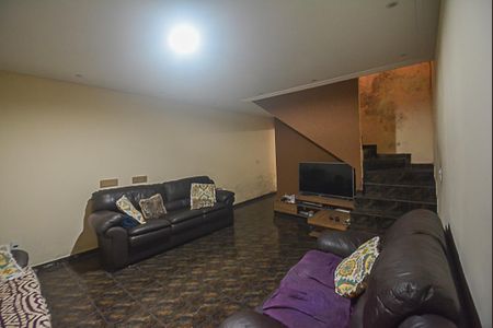 Casa à venda com 300m², 5 quartos e 2 vagas Casa à venda com 300m², 5 quartos e 2 vagasSala