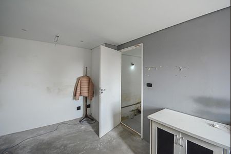 Casa à venda com 300m², 5 quartos e 2 vagas Casa à venda com 300m², 5 quartos e 2 vagasQuarto 4