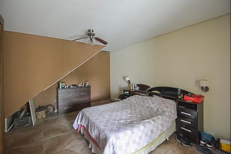 Casa à venda com 300m², 5 quartos e 2 vagas Casa à venda com 300m², 5 quartos e 2 vagasQuarto Suíte
