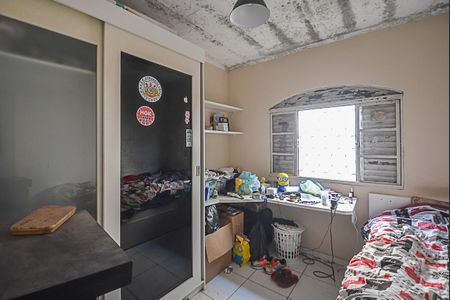 Casa à venda com 300m², 5 quartos e 2 vagas Casa à venda com 300m², 5 quartos e 2 vagasQuarto 1