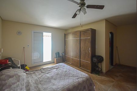 Casa à venda com 300m², 5 quartos e 2 vagas Casa à venda com 300m², 5 quartos e 2 vagasQuarto Suíte