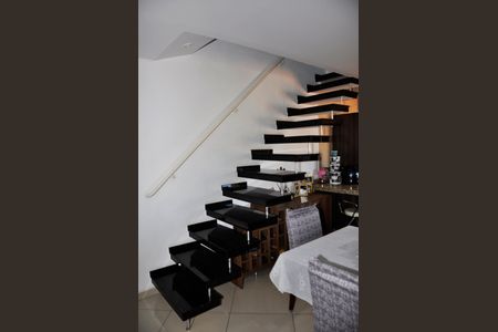 Detalhe - Escada Varanda de casa à venda com 3 quartos, 418m² em Jardim Almanara, São Paulo
