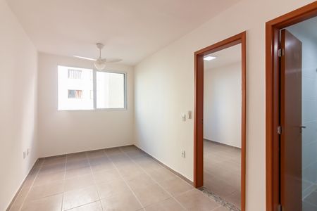 Sala  de apartamento para alugar com 2 quartos, 39m² em Loteamento Reserva Raposo, Osasco