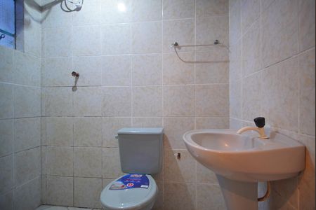 Banheiro de casa para alugar com 1 quarto, 40m² em Farrapos, Porto Alegre