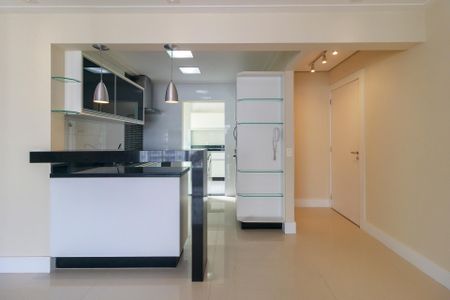 Apartamento à venda com 96m², 2 quartos e 2 vagas Apartamento à venda com 96m², 2 quartos e 2 vagasCozinha