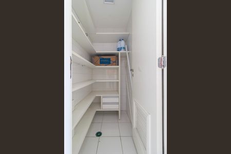 Apartamento à venda com 96m², 2 quartos e 2 vagas Apartamento à venda com 96m², 2 quartos e 2 vagasÁrea de Serviço - Dispensa