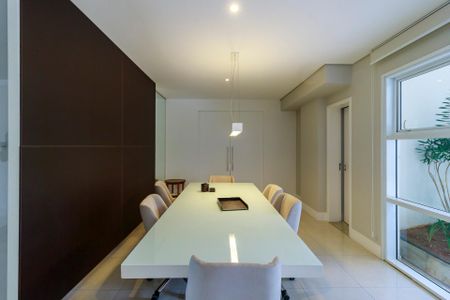Apartamento à venda com 96m², 2 quartos e 2 vagas Apartamento à venda com 96m², 2 quartos e 2 vagasCoworking