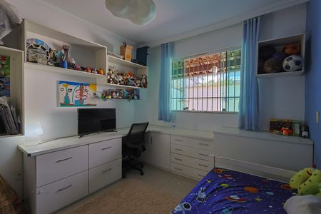 Casa à venda com 2 quartos, 180m² em Parque Xangri-lá, Contagem