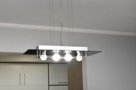 Apartamento para alugar com 65m², 2 quartos e 1 vaga Apartamento para alugar com 65m², 2 quartos e 1 vagaSala de Jantar - detalhes lustre
