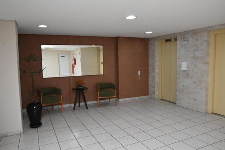 Apartamento para alugar com 65m², 2 quartos e 1 vaga Apartamento para alugar com 65m², 2 quartos e 1 vagaHall de entrada