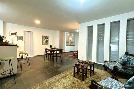 Casa à venda com 1000m², 3 quartos e 2 vagas