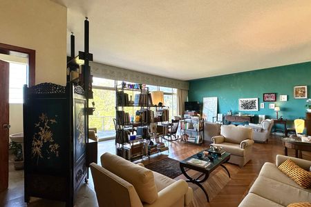 Casa à venda com 1000m², 3 quartos e 2 vagas
