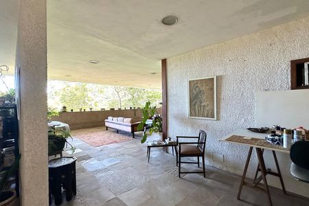 Casa à venda com 1000m², 3 quartos e 2 vagas