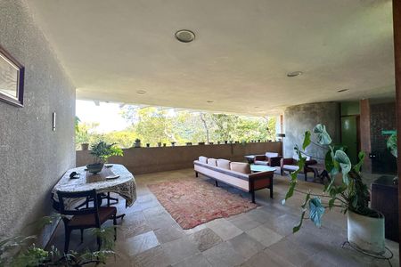 Casa à venda com 1000m², 3 quartos e 2 vagas