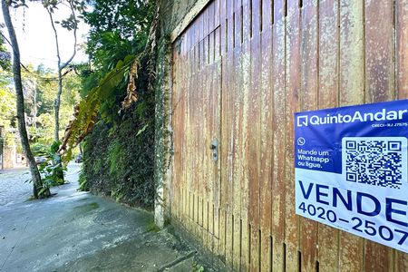 Casa à venda com 1000m², 3 quartos e 2 vagas