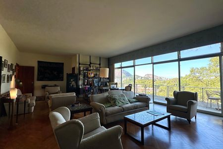 Casa à venda com 1000m², 3 quartos e 2 vagas