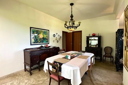 Casa à venda com 1000m², 3 quartos e 2 vagas
