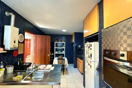 Casa à venda com 1000m², 3 quartos e 2 vagas