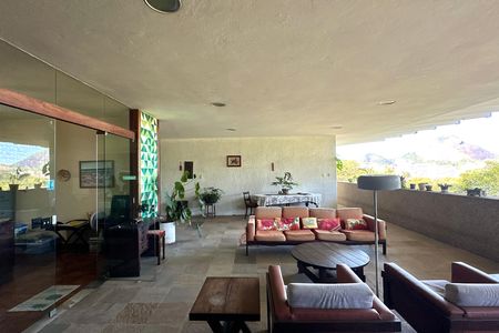 Casa à venda com 1000m², 3 quartos e 2 vagas