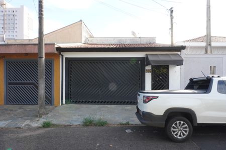 Casa para alugar com 90m², 1 quarto e 2 vagasFachada