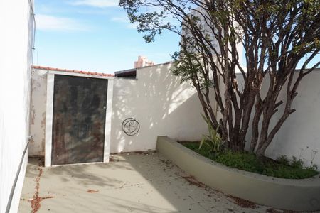 Casa para alugar com 90m², 1 quarto e 2 vagasQuintal