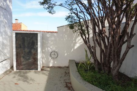 Casa para alugar com 90m², 1 quarto e 2 vagasQuintal