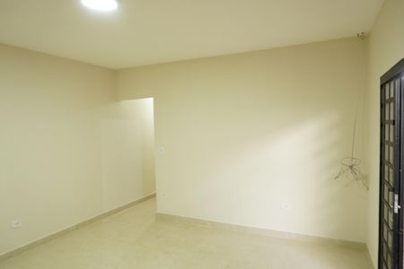 Casa para alugar com 90m², 1 quarto e 2 vagasSala