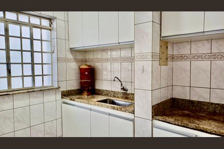 Casa à venda com 360m², 3 quartos e 4 vagas
