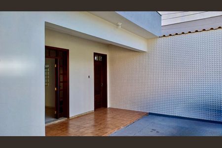 Casa à venda com 360m², 3 quartos e 4 vagas