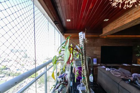 Apartamento à venda com 131m², 3 quartos e 2 vagas Apartamento à venda com 131m², 3 quartos e 2 vagasVaranda Integrada