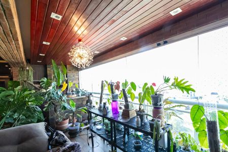 Apartamento à venda com 131m², 3 quartos e 2 vagas Apartamento à venda com 131m², 3 quartos e 2 vagasVaranda Integrada