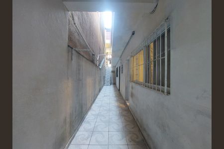 Corredor de casa para alugar com 2 quartos, 78m² em Parque Colonial, São Paulo