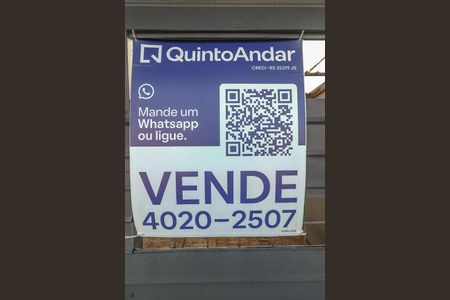 Casa à venda com 60m², 2 quartos e 1 vaga Casa à venda com 60m², 2 quartos e 1 vagaFachada