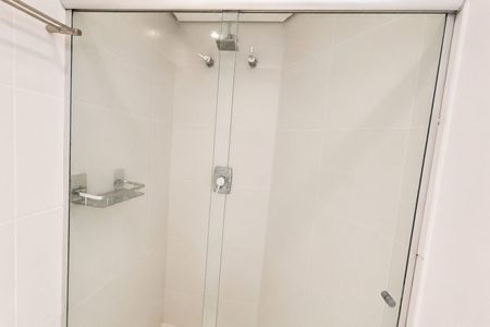 Banheiro de kitnet/studio para alugar com 1 quarto, 20m² em Consolação, São Paulo