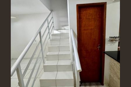 Casa de condomínio para alugar com 70m², 2 quartos e 1 vaga Casa de condomínio para alugar com 70m², 2 quartos e 1 vagaSala