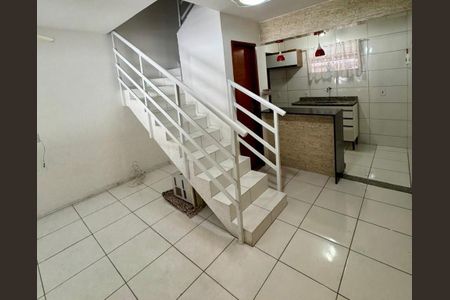 Casa de condomínio para alugar com 70m², 2 quartos e 1 vaga Casa de condomínio para alugar com 70m², 2 quartos e 1 vagaSala