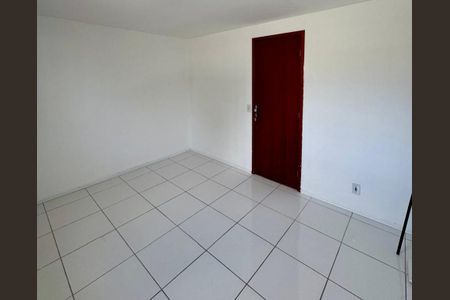 Quarto de casa de condomínio para alugar com 2 quartos, 70m² em Vista Alegre, São Gonçalo