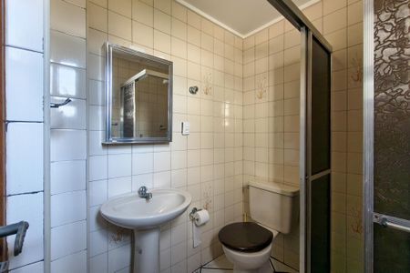Apartamento para alugar com 240m², 3 quartos e 1 vaga Apartamento para alugar com 240m², 3 quartos e 1 vagaBanheiro da Suíte 1