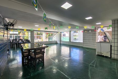 Apartamento para alugar com 240m², 3 quartos e 1 vaga Apartamento para alugar com 240m², 3 quartos e 1 vagaSalão de Festas