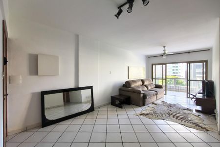 Apartamento para alugar com 240m², 3 quartos e 1 vaga Apartamento para alugar com 240m², 3 quartos e 1 vagaSala