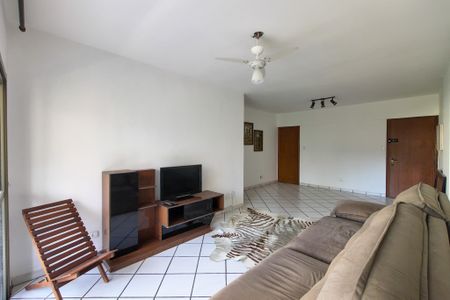 Apartamento para alugar com 240m², 3 quartos e 1 vaga Apartamento para alugar com 240m², 3 quartos e 1 vagaSala